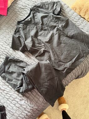 Women's Black V-Neck Scrub Top and Pants Set